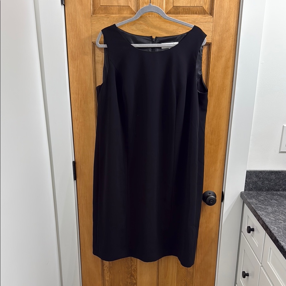 Elegant Black Sleeveless Dress
